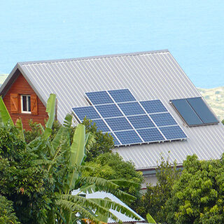 autoconsommation-autonomie-electricite-economie-facture-panneaux-solaires-sunzil-reunion-saint-leu-particuliers autoconsommation-autonomie-electricite-economie-facture-panneaux-solaires-sunzil-reunion-saint-leu-particuliers